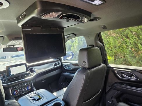 Used 2023 Chevrolet Tahoe LT w/ Luxury Package image 13