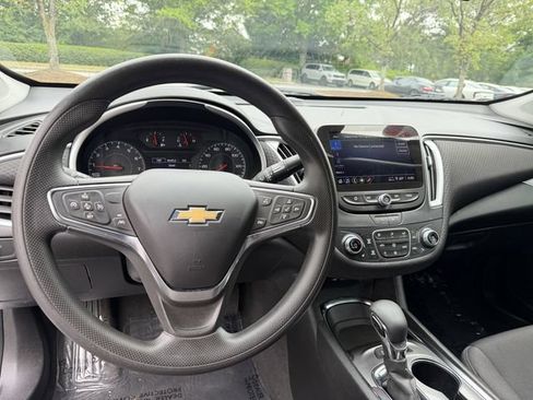 Used 2024 Chevrolet Malibu LT FWD image 13