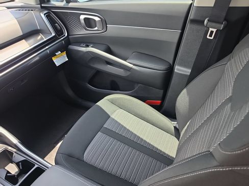 New 2026 Kia Sorento LX FWD image 15