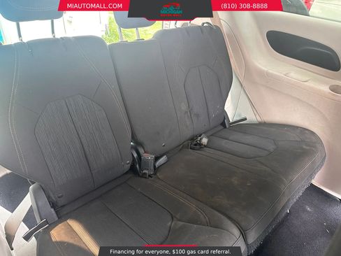 Used 2018 Chrysler Pacifica Touring Plus FWD image 22