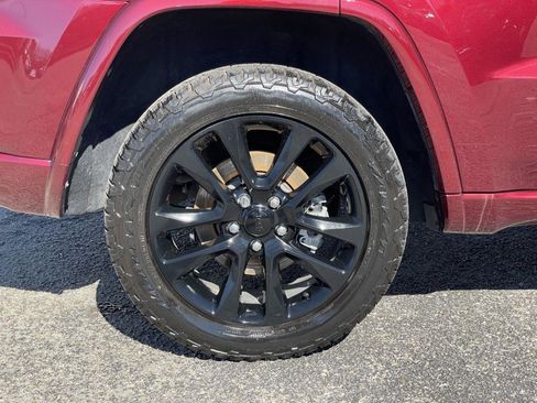 Certified 2022 Jeep Grand Cherokee Laredo X image 51