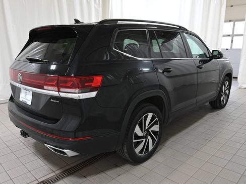 Used 2025 Volkswagen Atlas SE AWD/4WD image 14