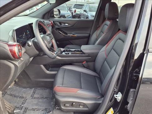 Used 2025 Chevrolet Equinox RS image 11