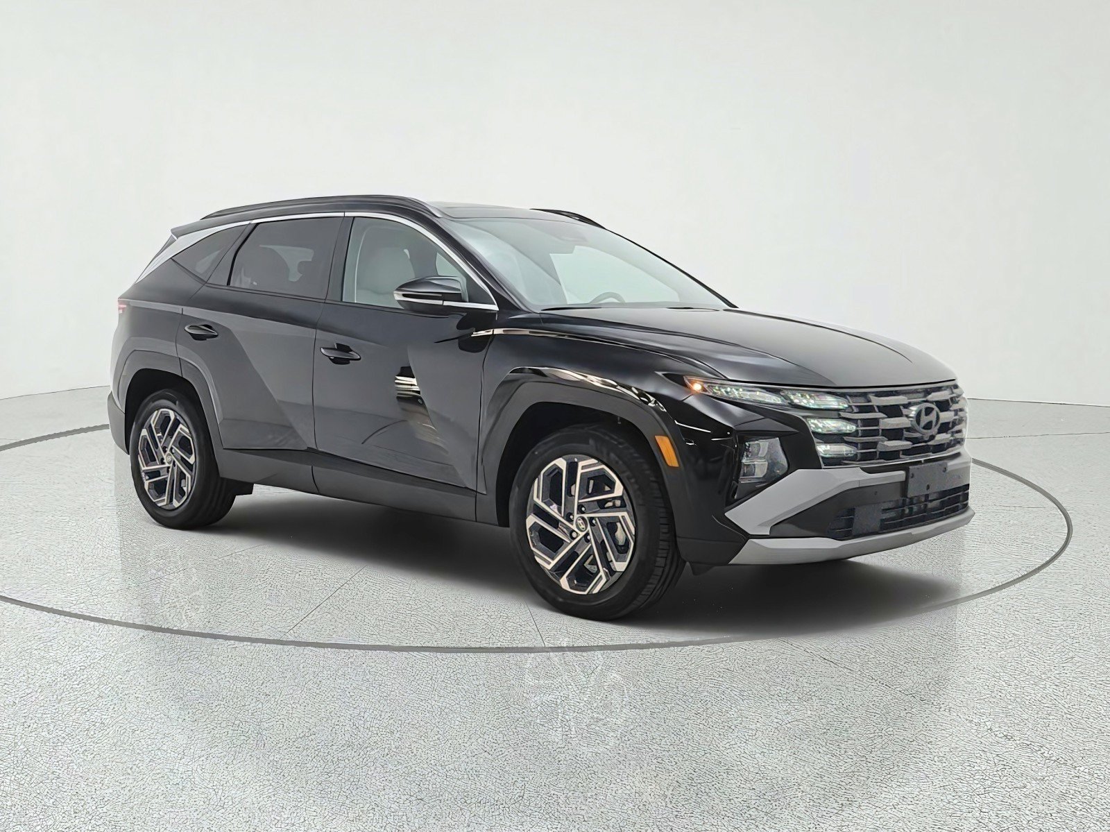 Used 2025 Hyundai Tucson Limited AWD/4WD image 3