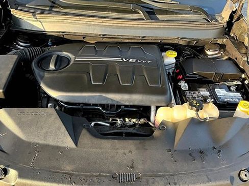 Used 2019 Jeep Cherokee Limited image 27