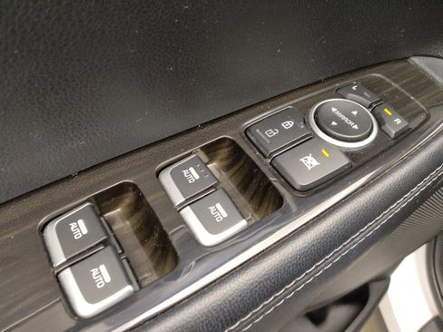 Used 2020 Kia Sorento FWD V6 image 27
