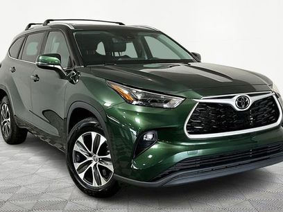 Used 2023 Toyota Highlander XLE