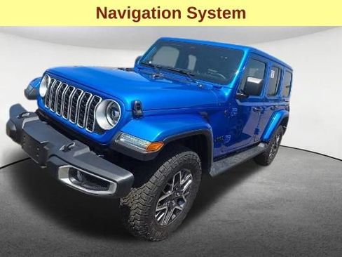 Used 2025 Jeep Wrangler Unlimited Sahara AWD/4WD image 4