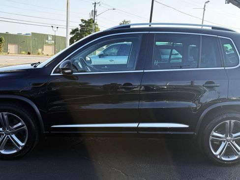 Used 2017 Volkswagen Tiguan Sport FWD image 4