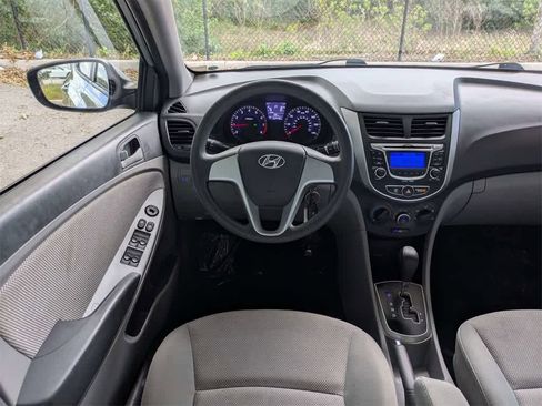 Used 2013 Hyundai Accent GLS image 15