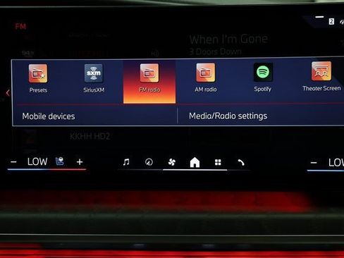 Used 2024 BMW 760i xDrive w/ Executive Package image 98