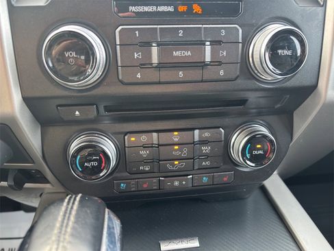 Used 2018 Ford F150 Lariat w/ Equipment Group 502A Luxury image 24