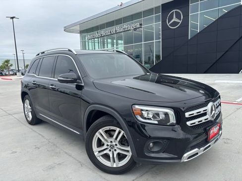 Used 2022 Mercedes-Benz GLB 250 4MATIC w/ Premium Package Lite image 14