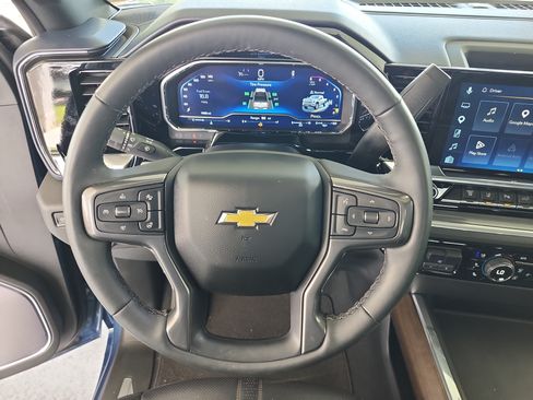 Used 2025 Chevrolet Silverado 2500 High Country w/ High Country Premium Package AWD/4WD image 10