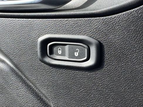 Used 2025 Jeep Wrangler Unlimited Sport AWD/4WD image 26