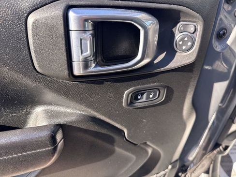 Used 2021 Jeep Wrangler Willys image 14