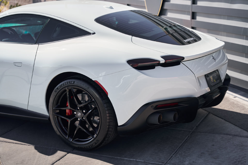 Used 2022 Ferrari Roma RWD image 10