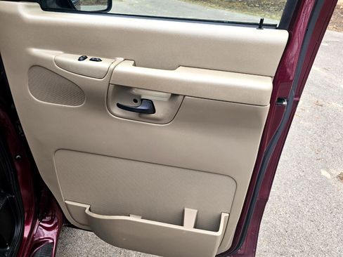 Used 2004 Ford E-250 and Econoline 250 image 18