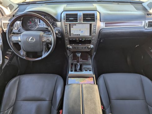 Used 2019 Lexus GX 460 image 12