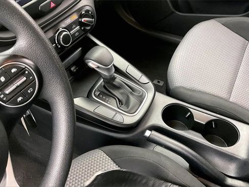 Used 2023 Kia Soul LX w/ LX Technology Package image 15