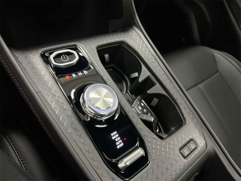 Used 2025 Jeep Wagoneer S Limited image 14