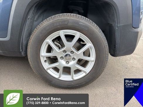 Used 2019 Jeep Renegade Latitude AWD/4WD image 14