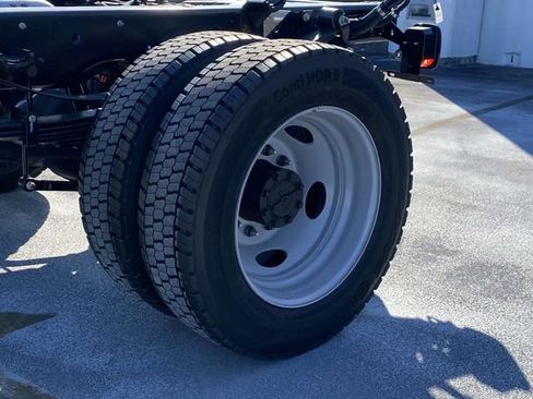 New 2026 Ford F550 4x4 Supercab Super Duty image 9