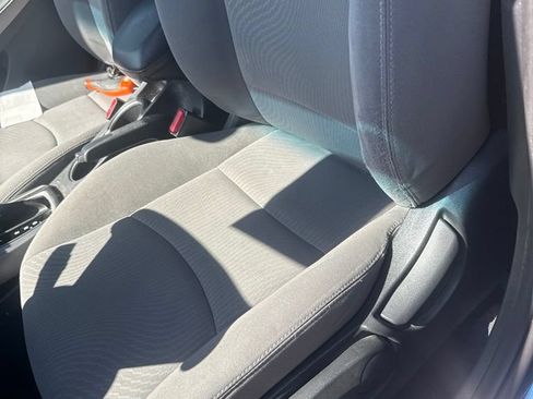 Used 2014 Hyundai Elantra SE FWD image 5