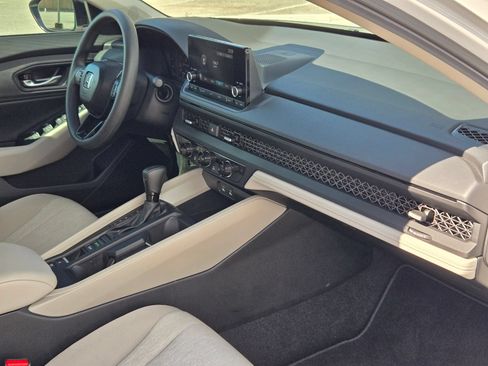 Used 2025 Honda Accord SE image 30