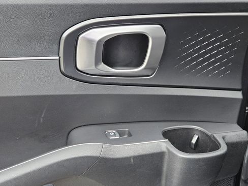 Used 2021 Kia Sorento LX image 22