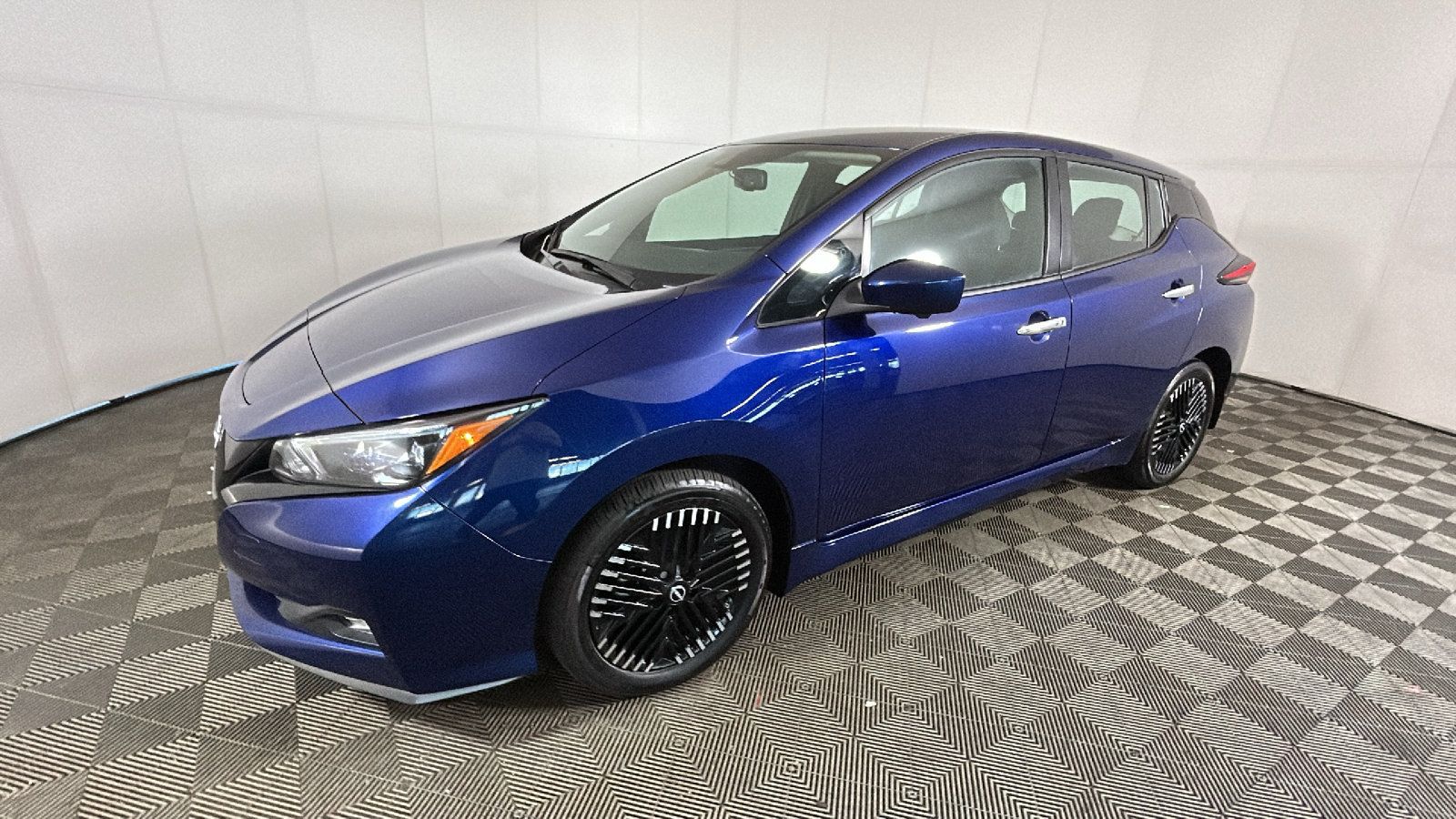 Used 2025 Nissan Leaf SV Plus FWD image 8