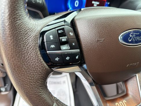 Used 2023 Ford Explorer King Ranch w/ Technology Package RWD image 12