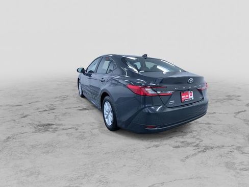 Used 2025 Toyota Camry LE image 7