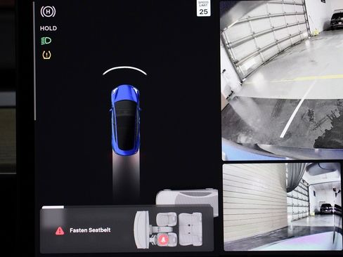 Used 2022 Tesla Model 3 image 23