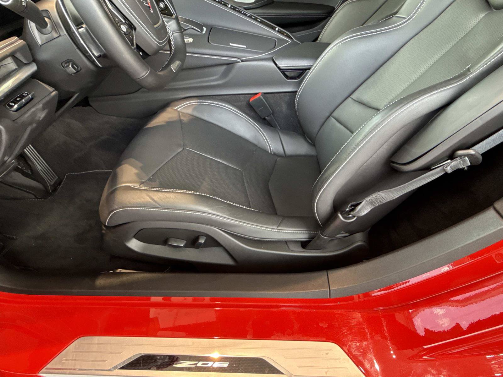 Used 2025 Chevrolet Corvette Z06 RWD image 19