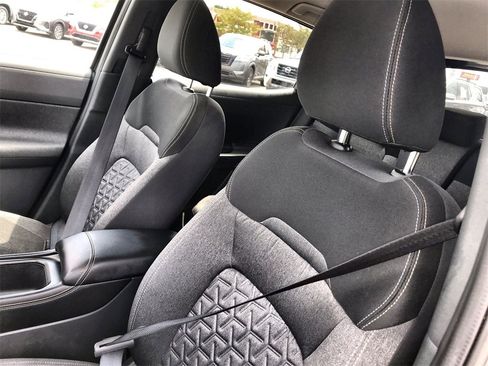 Certified 2025 Nissan Kicks SV image 11