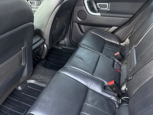 Used 2019 Land Rover Discovery Sport HSE image 11