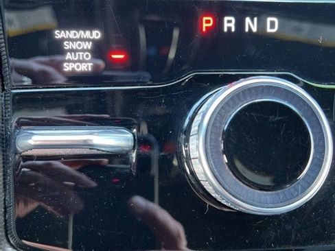 Certified 2025 Jeep Grand Cherokee Limited w/ Black Appearance Package image 31