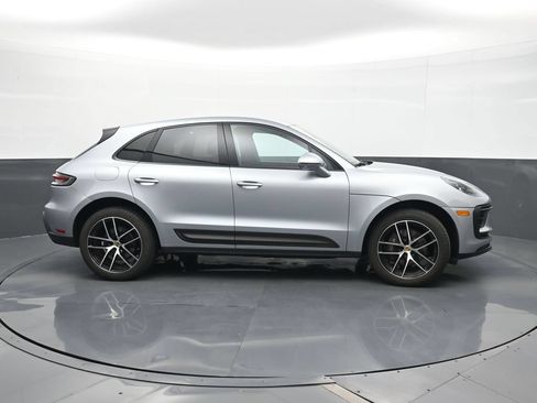 Certified 2023 Porsche Macan AWD/4WD image 23