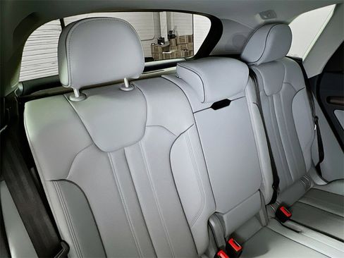 Used 2021 Audi Q5 Prestige w/ Prestige Package image 28