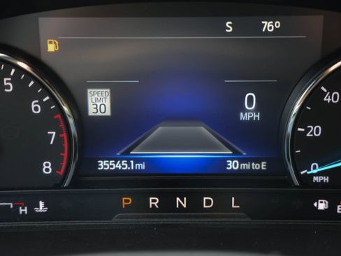Used 2023 Ford Explorer XLT AWD/4WD image 21