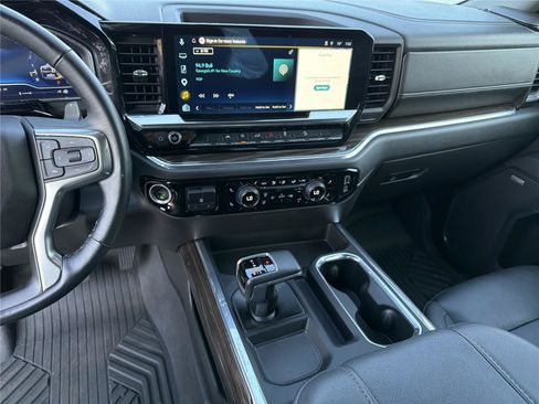 Used 2025 Chevrolet Silverado 1500 LT Trail Boss w/ Convenience Package II AWD/4WD image 27