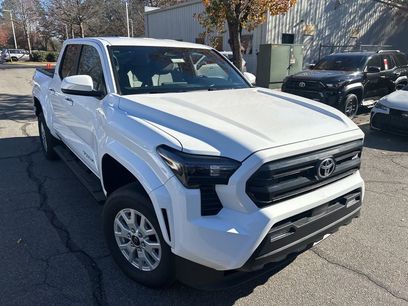 New 2025 Toyota Tacoma SR5