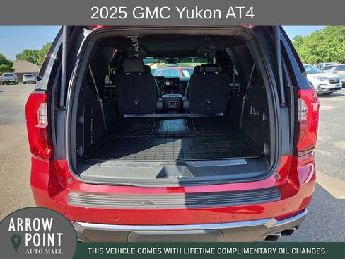 Used 2025 GMC Yukon AT4 w/ AT4 Premium Package AWD/4WD image 17