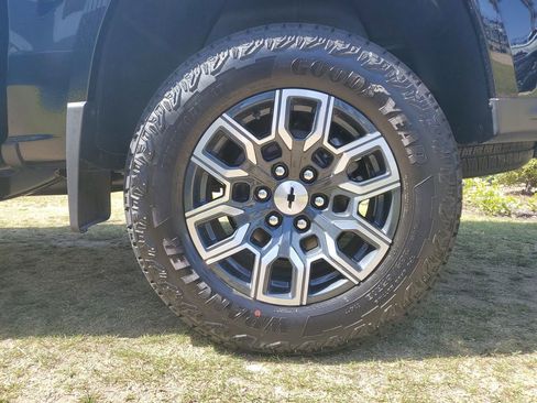 New 2026 Chevrolet Colorado Z71 w/ Technology Package AWD/4WD image 6