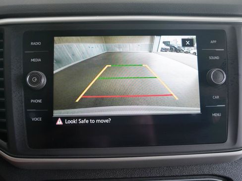 Used 2021 Volkswagen Atlas Cross Sport SE w/ Panoramic Sunroof Package FWD image 19