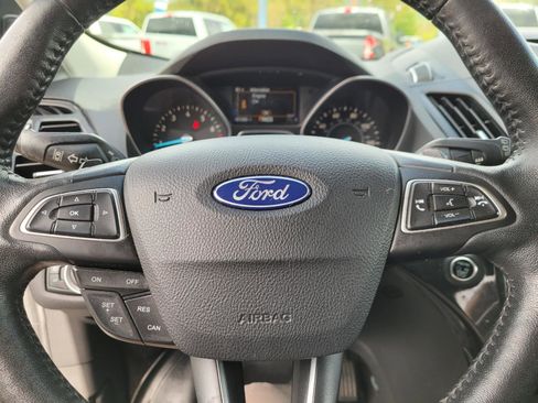 Used 2017 Ford Escape Titanium w/ Equipment Group 301A AWD/4WD image 24