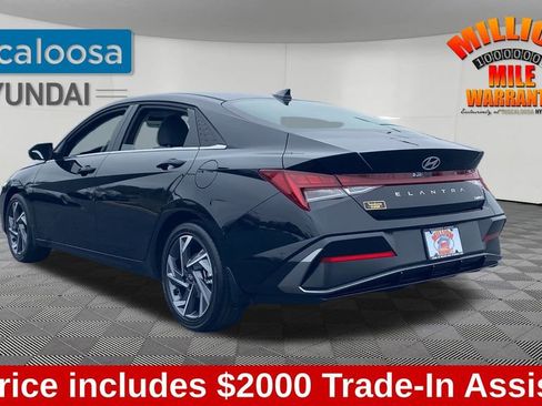 Used 2026 Hyundai Elantra Limited image 5