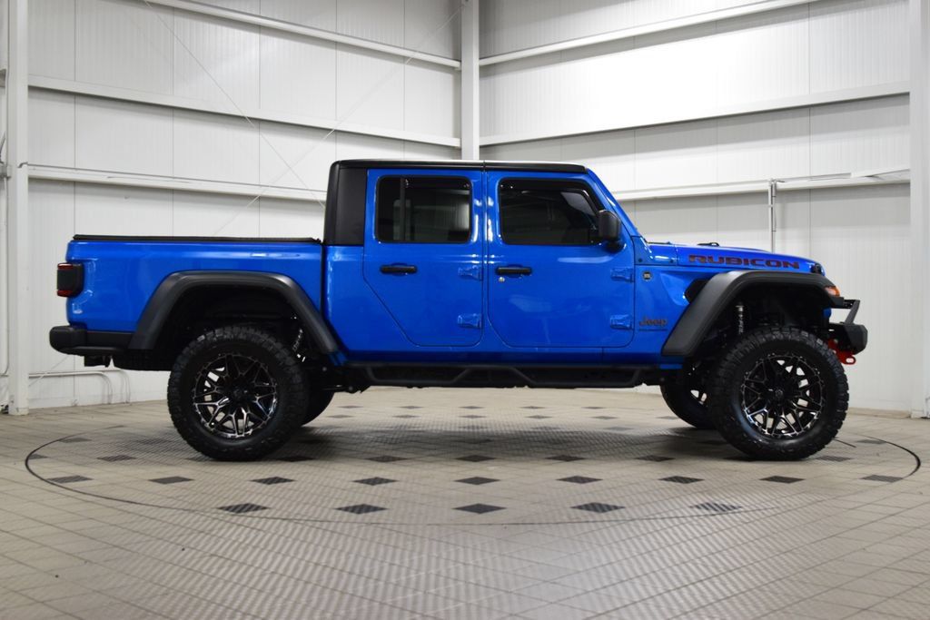Used 2025 Jeep Gladiator Rubicon w/ Safety Group AWD/4WD image 9