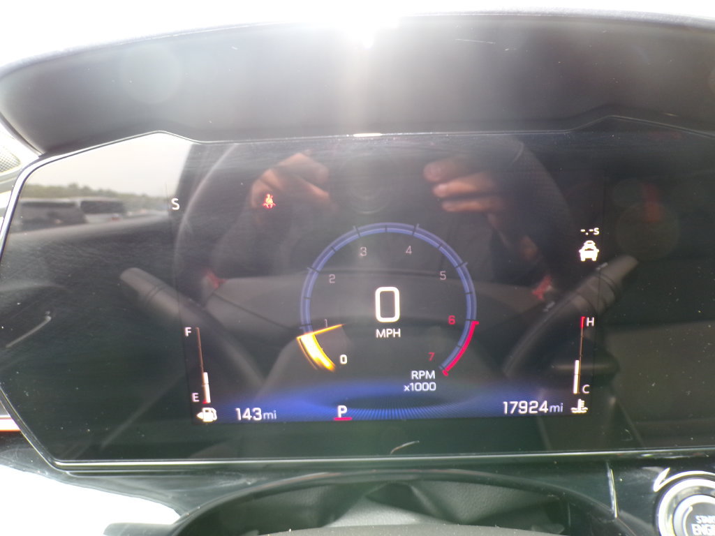 Used 2025 Chevrolet Trax RS w/ Sunroof Package FWD image 25